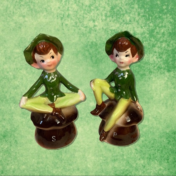 Vintage 1950s 1960s Enesco Elf and Mushroom Salt and Pepper Shaker - Picture 1 of 7